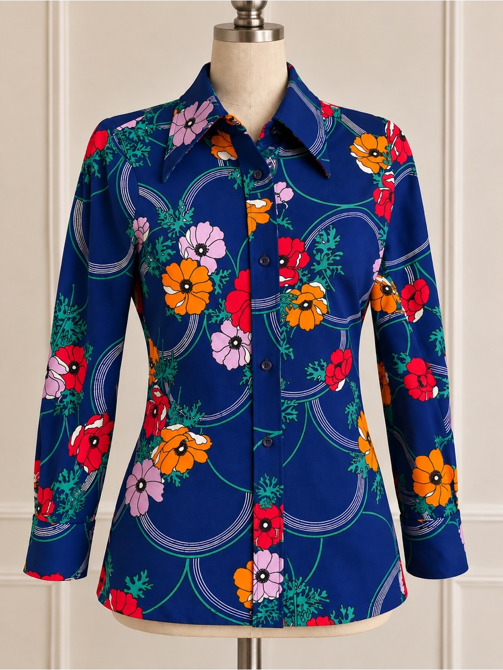 Vintage 1970s Ninotchka Psychedelic Dagger Collar Blouse Bonwit Teller era